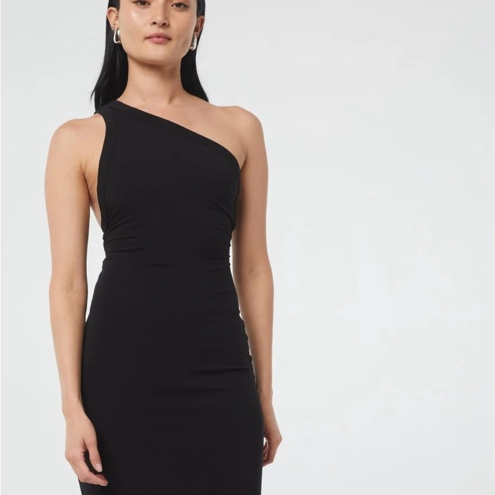 Black dress maxi